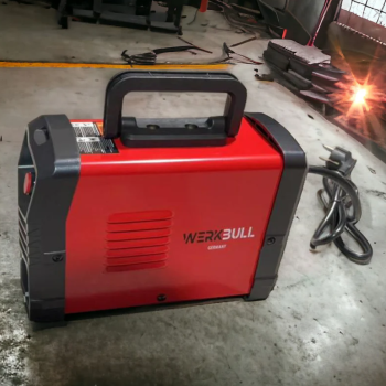 НЕМСКИ Инверторен Електрожен 400А WerkBull с дисплей и куфар + 7 подаръка